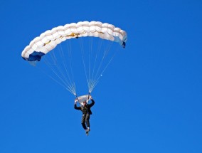 足彩网_克尼普尔高效全能演绎18分5篮板4助攻，率领球队斩获关键胜利