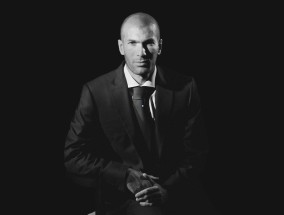 足彩网：12月21日周日西甲巅峰对决，比利亚雷主场硬撼巴塞罗那，赛事前瞻与14场关键预测