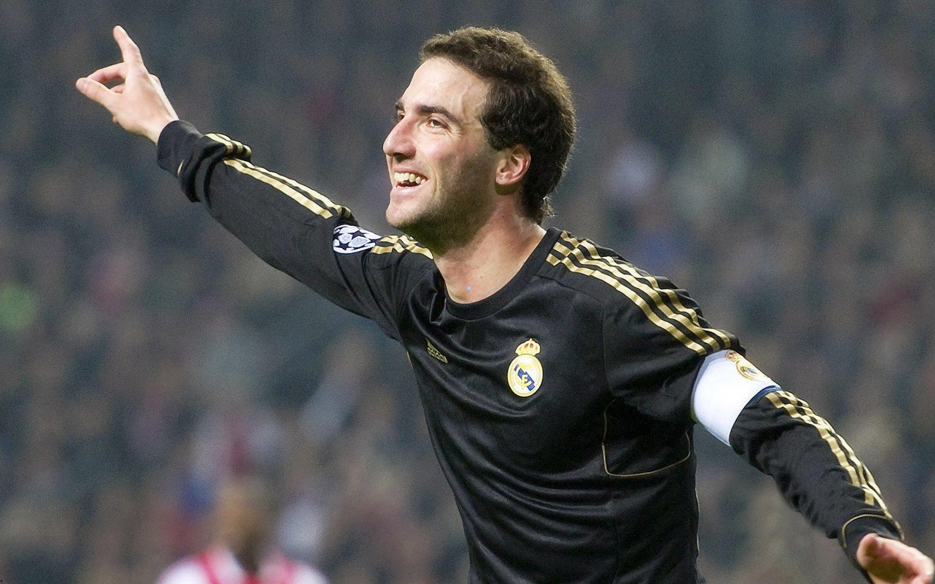 半场攻防博弈，弗赖堡与汉堡互交白卷，战术纪律与错失良机共舞